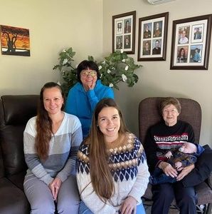 Meet your Posher, Lisette